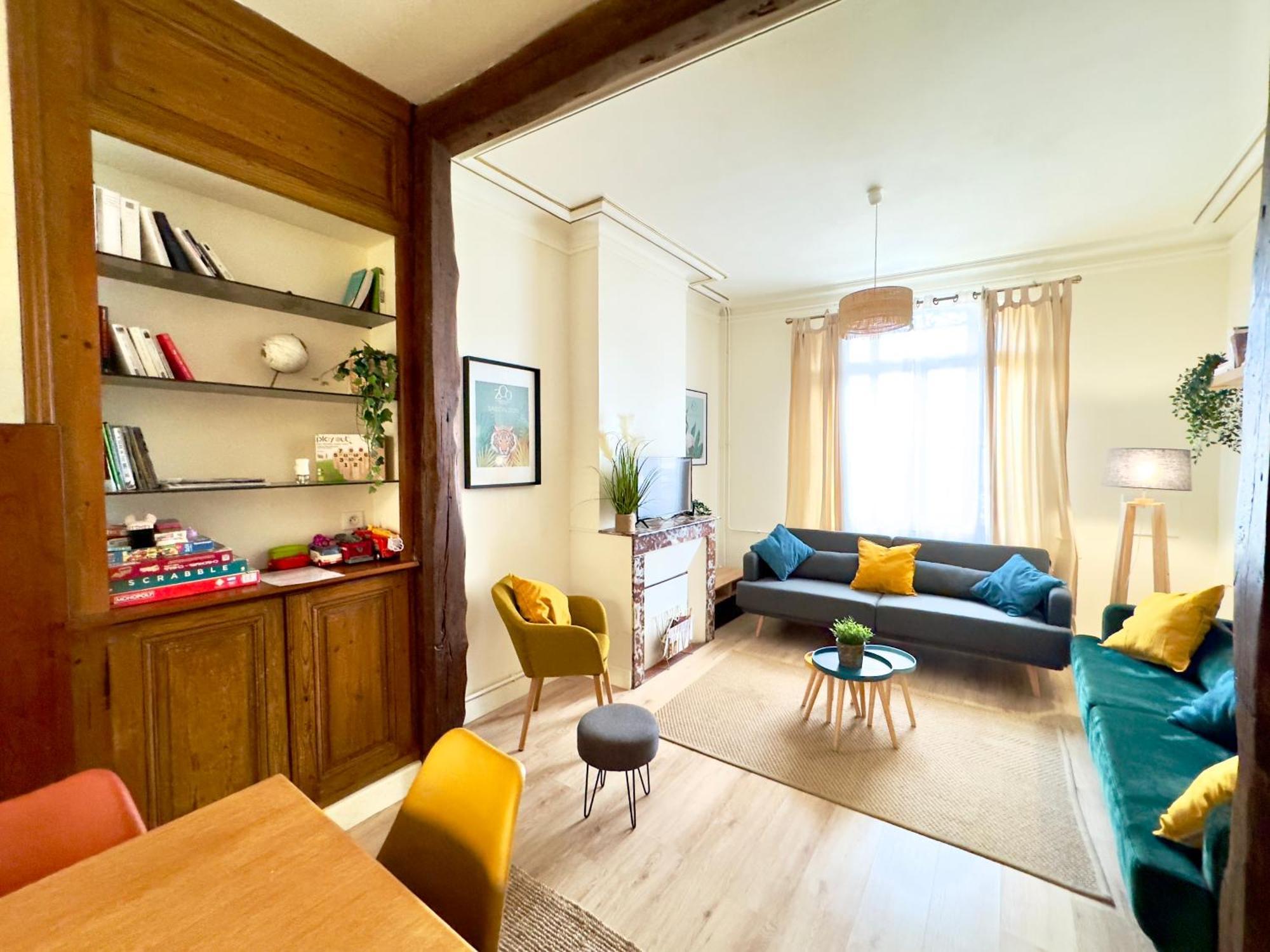 4 - Grande Maison - Parking - Jardin Holiday home Amiens