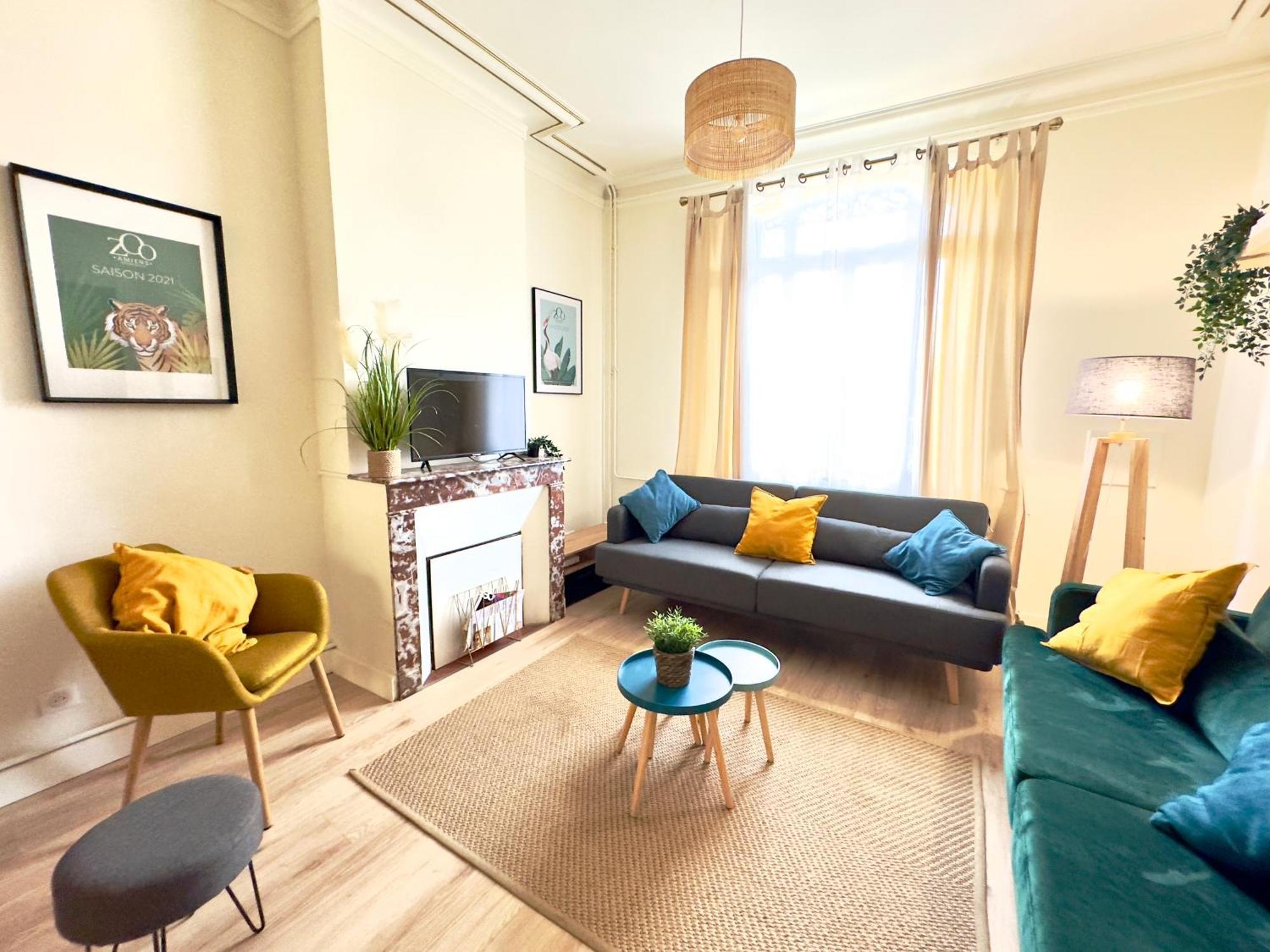 4 - Grande Maison - Parking - Jardin Holiday home *